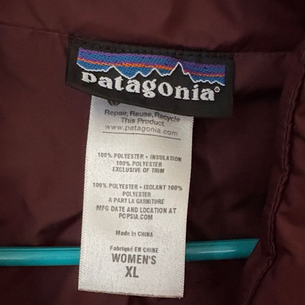 Patagonia Women's Puffer Jacket - Burgundy